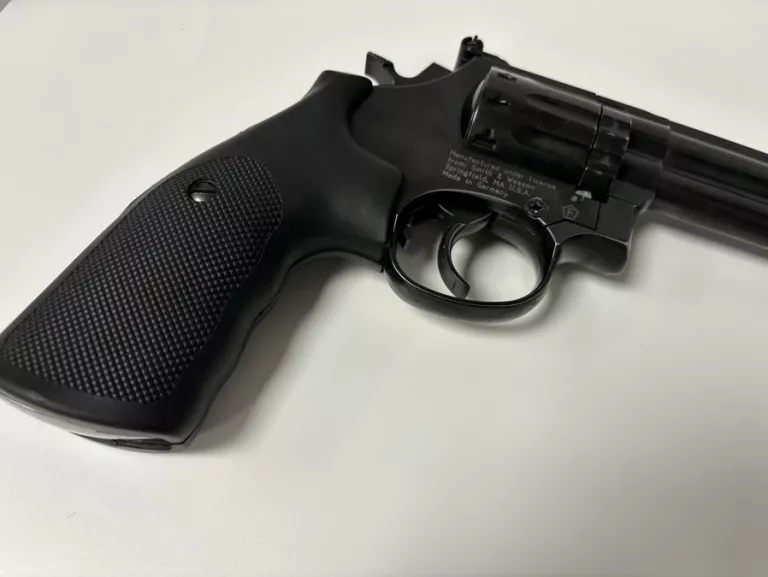 REWOLWER WIATRÓWKA SMITH & WESSON 586 8"