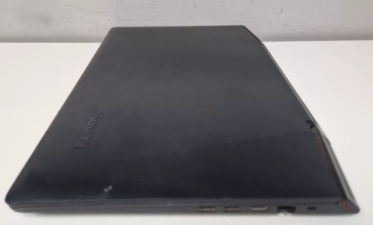 LENOVO IDEAPAD Y700-15ISK 32GB/512+1000GB I5-6300 WIN 10