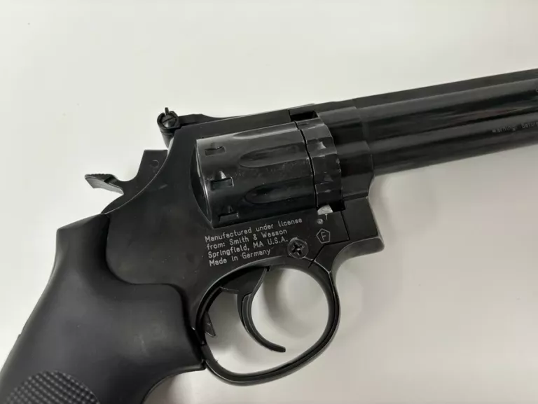 REWOLWER WIATRÓWKA SMITH & WESSON 586 8"