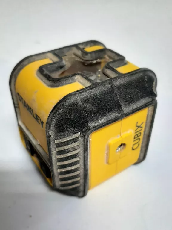 LASER KRZYZOWY STANLEY CUBIX STHT77498-1