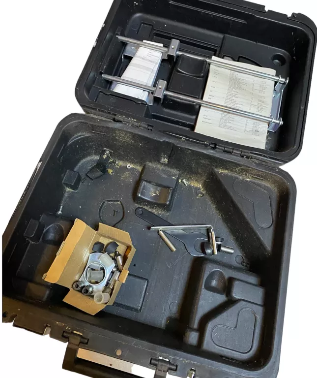 frezarka-gornowrzecionowa-black-decker-kw1600e-walizka-stan-uzywany