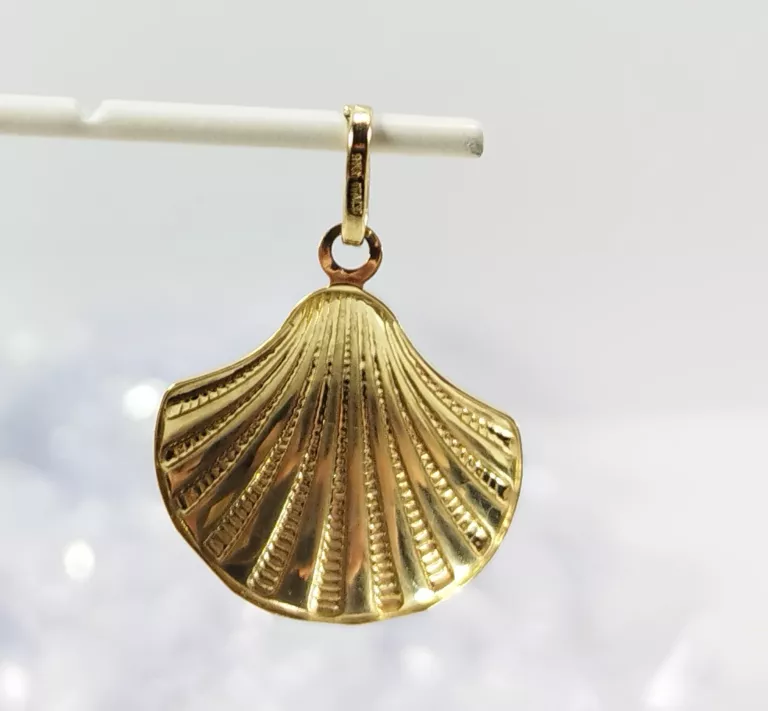 piekna-zlota-zawieszka-muszelka-p333-098g-material-zloto