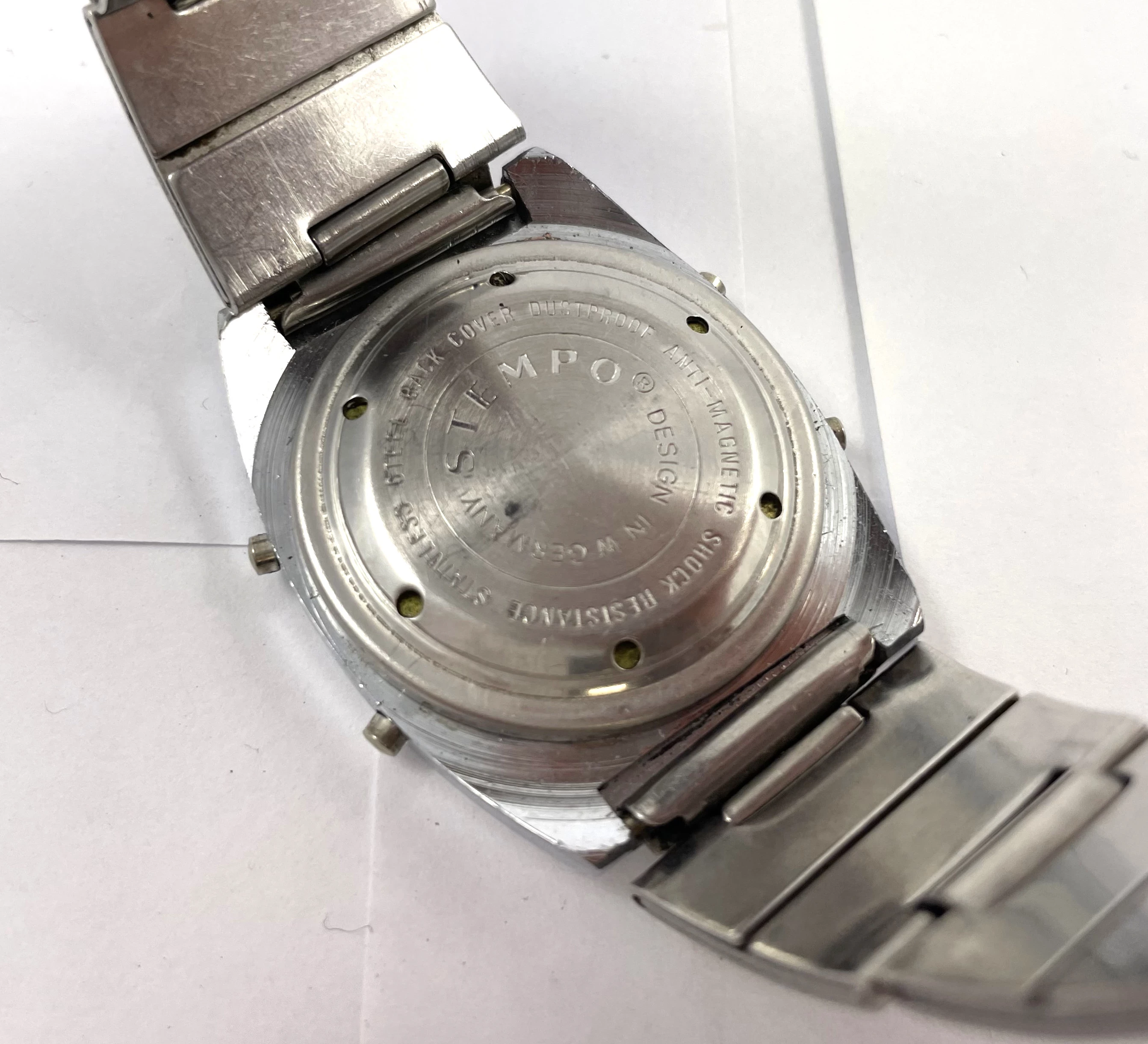 zegarek-stempo-rodzaj-cyfrowe