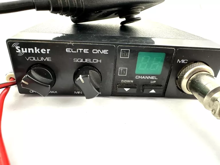 CB RADIO SUNKER ELITE ONE 40 +ANTENA