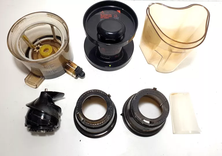 WYCISKARKA WOLNOOBROTOWA HUROM SLOW JUICER HG-SBE06