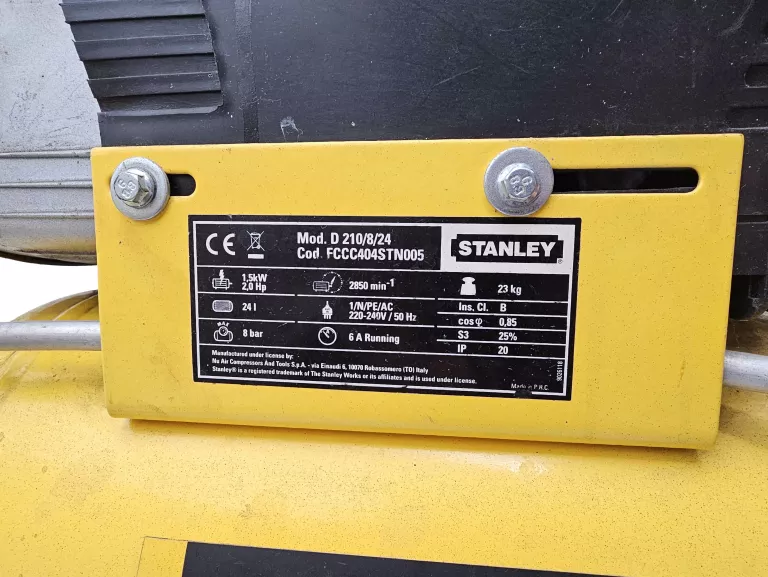 kompresor-olejowy-stanley-d210824-24-l-8-bar-wydajnosc-efektywna-120