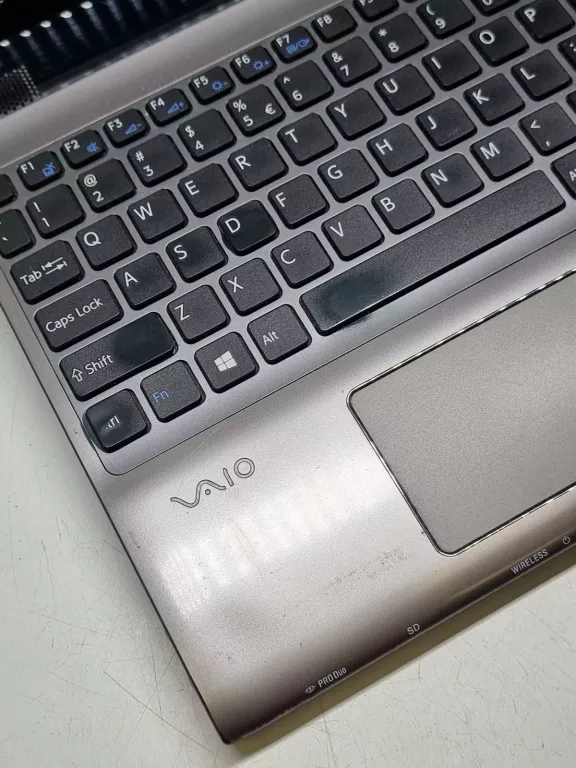 LAPTOP SONY VAIO SVE151G13M INTEL I3 4 GB RAM 320 GB HDD RADEON HD
