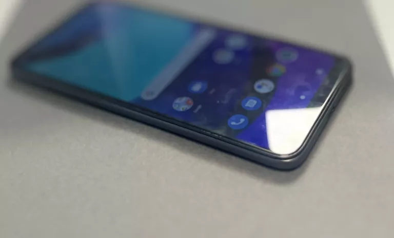 smartfon-motorola-moto-e20-2-gb-32-gb-stan-uszkodzony