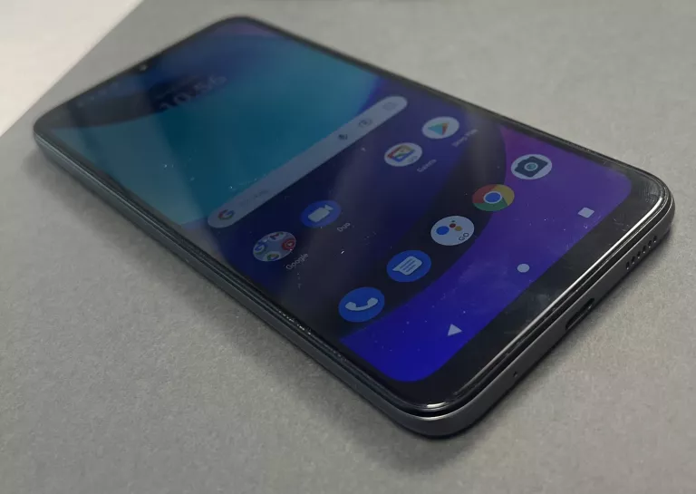 smartfon-motorola-moto-e20-2-gb-32-gb-kod-producenta-parx0007pl