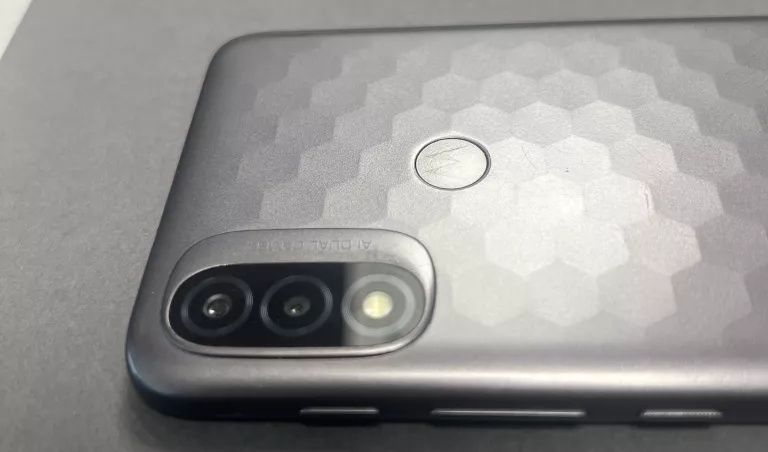 smartfon-motorola-moto-e20-2-gb-32-gb-ean-gtin-840023226205