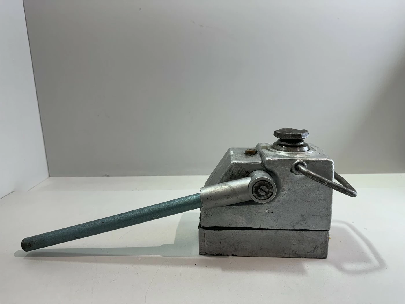 dzwignik-hydrauliczny-przenosny-teleskopowy-dhpi-plac-krakowski-3-zabrze-sj