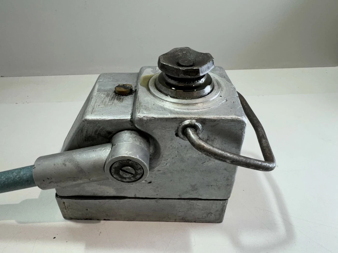 dzwignik-hydrauliczny-przenosny-teleskopowy-dhpi-stan-uzywany