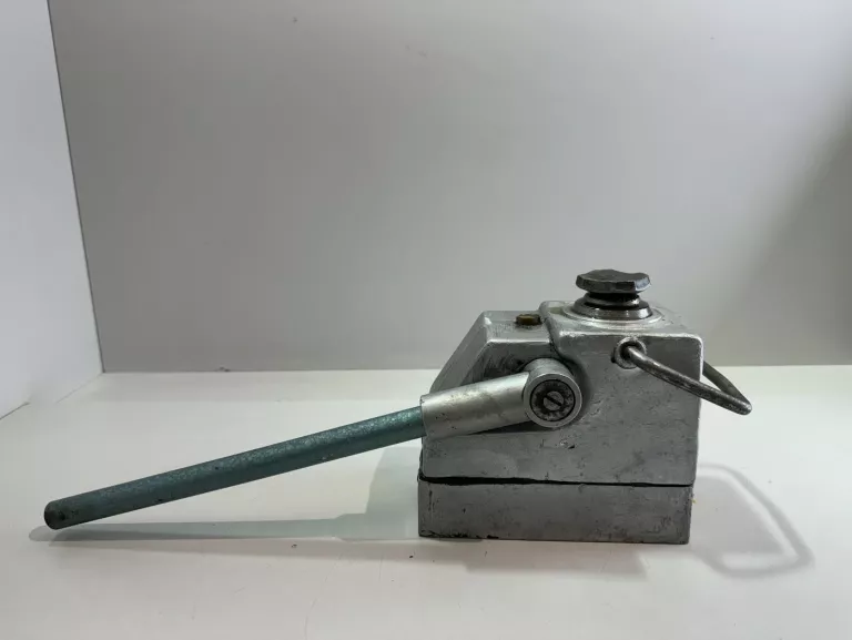 dzwignik-hydrauliczny-przenosny-teleskopowy-dhpi-plac-krakowski-3-zabrze-sj