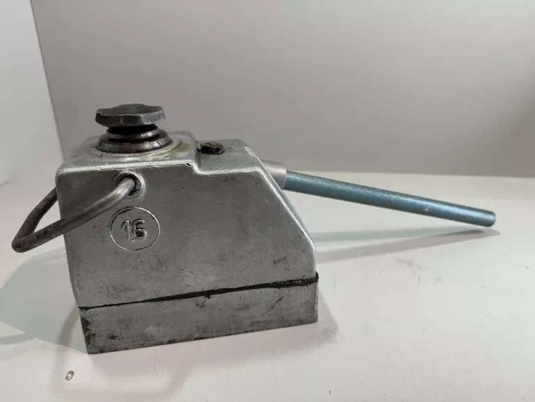 DŹWIGNIK HYDRAULICZNY PRZENOŚNY TELESKOPOWY DHPI