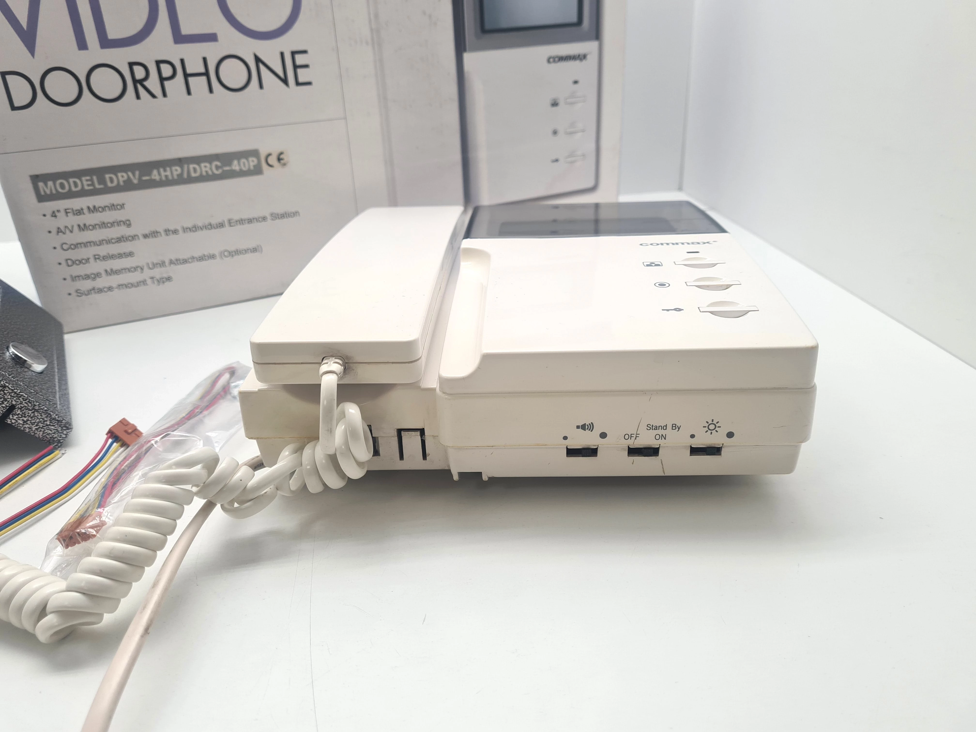 wideodomofon-commax-dpv-4hp2-typ-domofonu-przewodowy