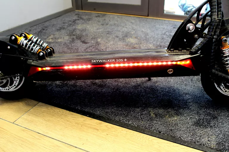 HULAJNOGA ELEGTRYCZNA KAABO SKYWALKER 10S+ŁADOWARKA