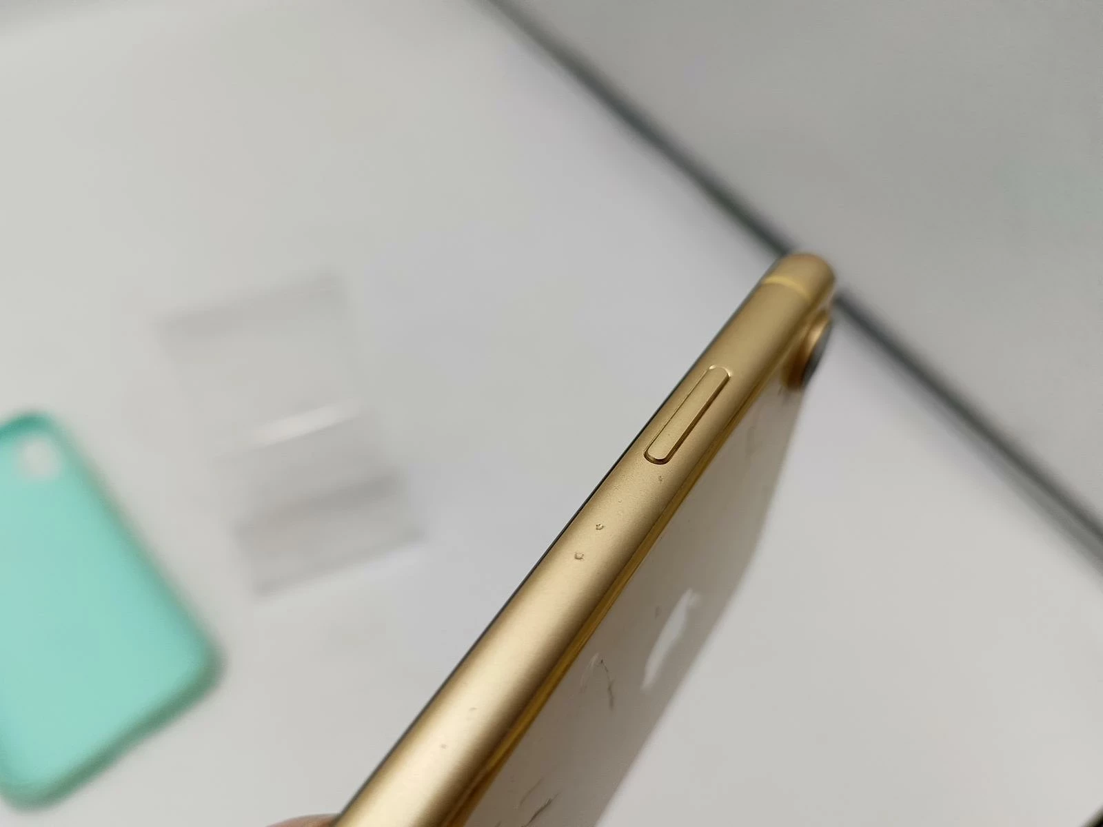 telefon-iphone-xr-pekniete-plecy-opis-przekatna-ekranu-61