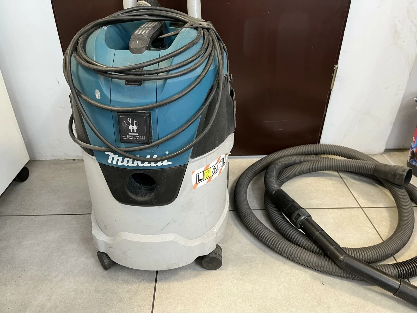 odkurzacz-przemyslowy-makita-vc2512l-2020r-1000w-stan-uzywany