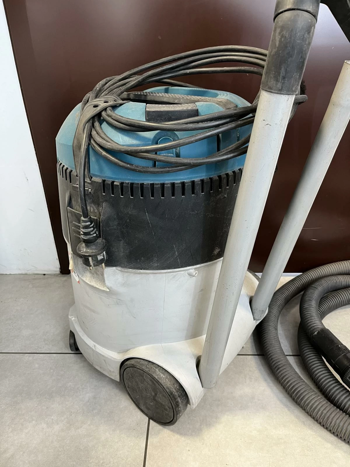 odkurzacz-przemyslowy-makita-vc2512l-2020r-1000w-marka-makita