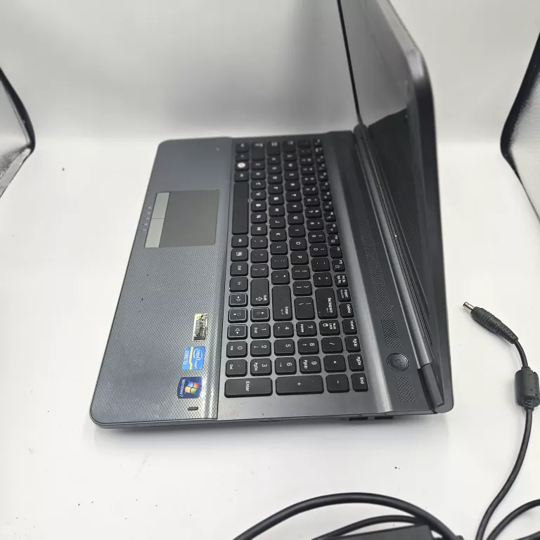 LAPTOP SAMSUNG NP-RC 520, NVIDIA GEFORCE GT 529M,INTEL CORE I5, 3GB RAM