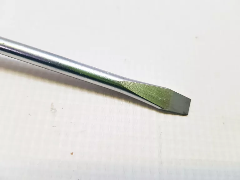 ŚRUBOKRĘT HI-TEC 4"X6MM