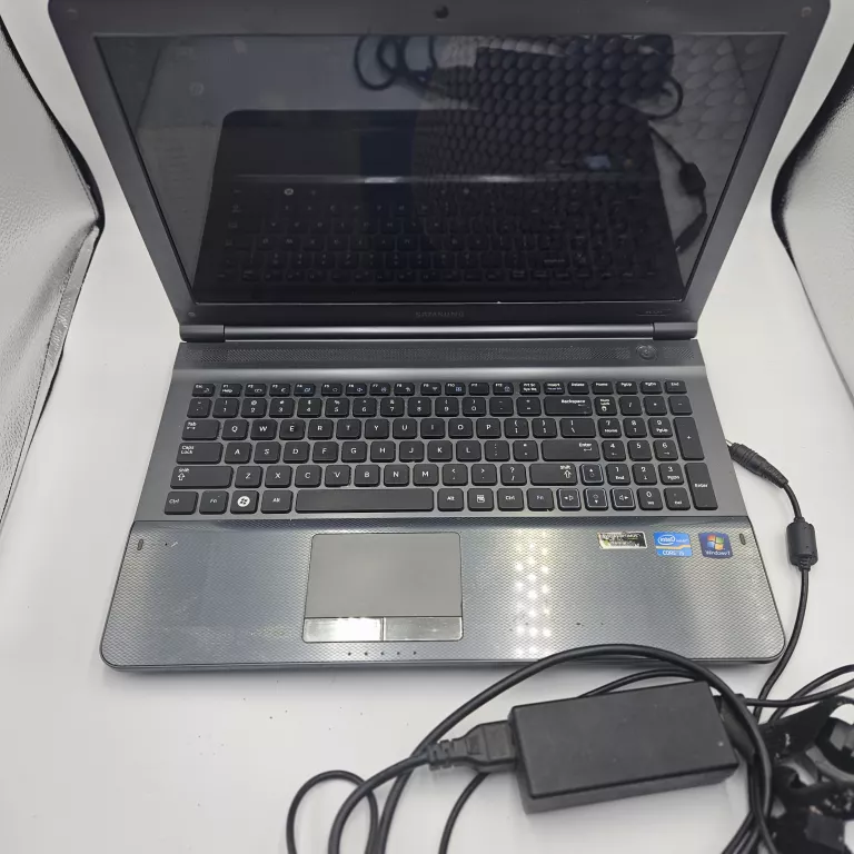 LAPTOP SAMSUNG NP-RC 520, NVIDIA GEFORCE GT 529M,INTEL CORE I5, 3GB RAM