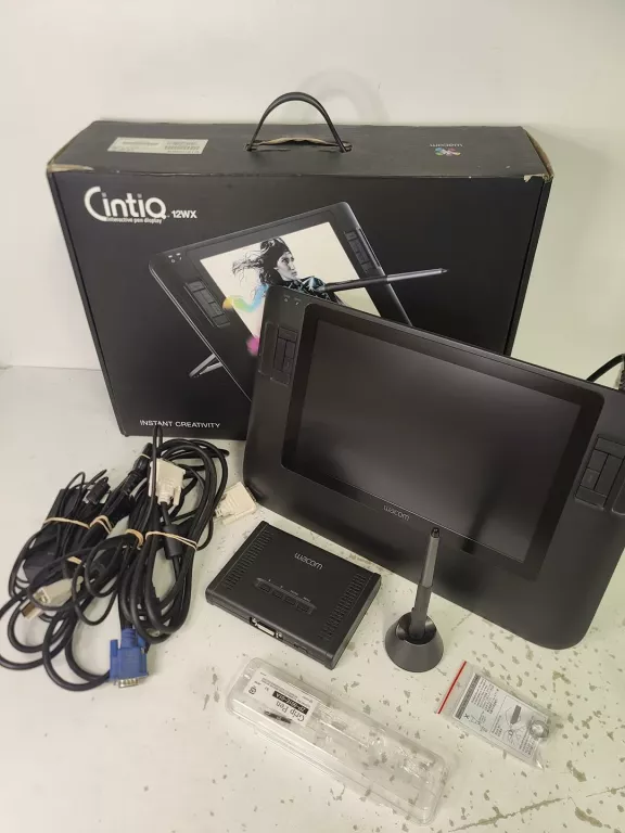 TABLET GRAFICZNY WACOM CINTIQ 12WX DTZ-1200 W