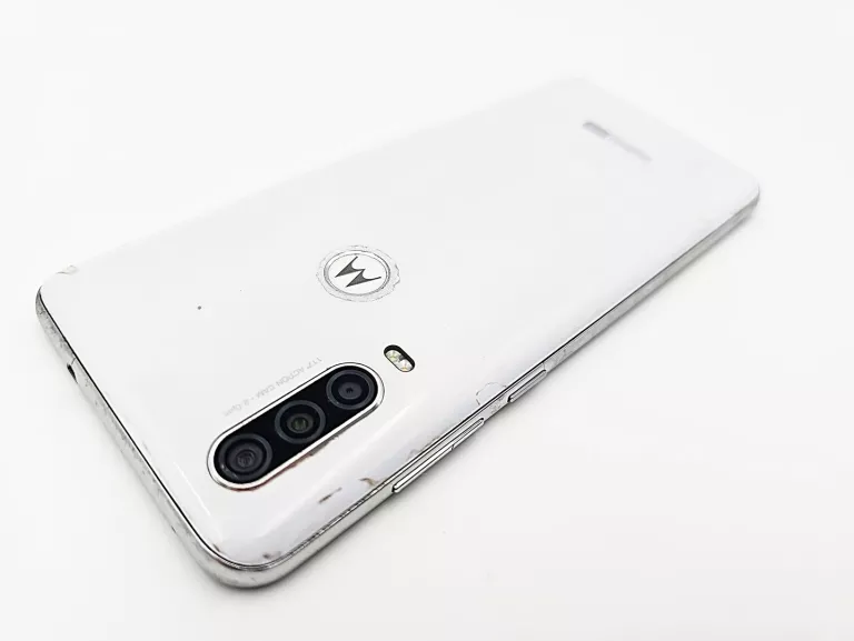 TELEFON MOTOROLA ONE ACTION 4/128, KOMPLET (OPIS)