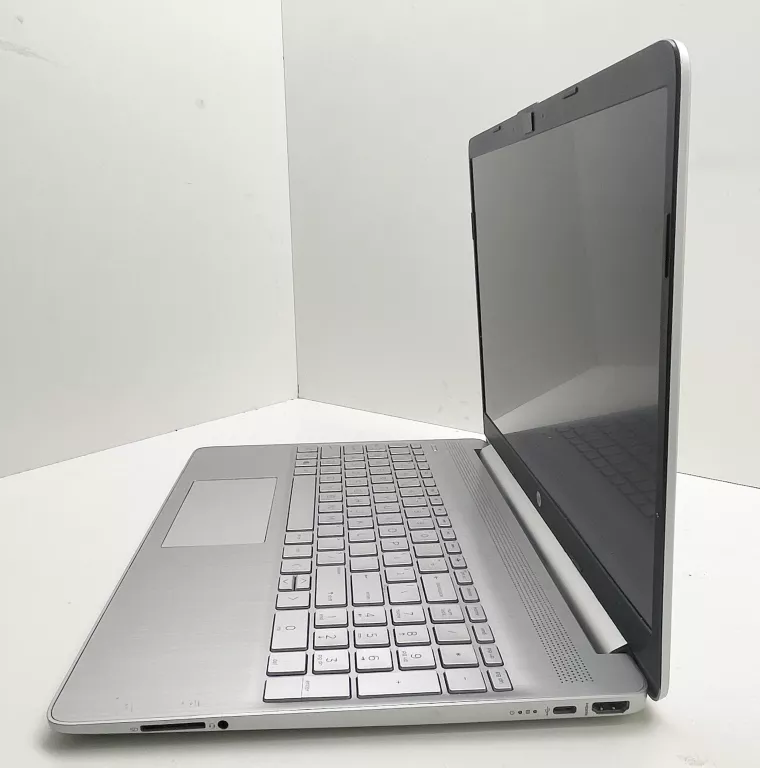 LAPTOP HP 15S-EQ0017NW 15,6" AMD RYZEN 5 8GB / 512GB