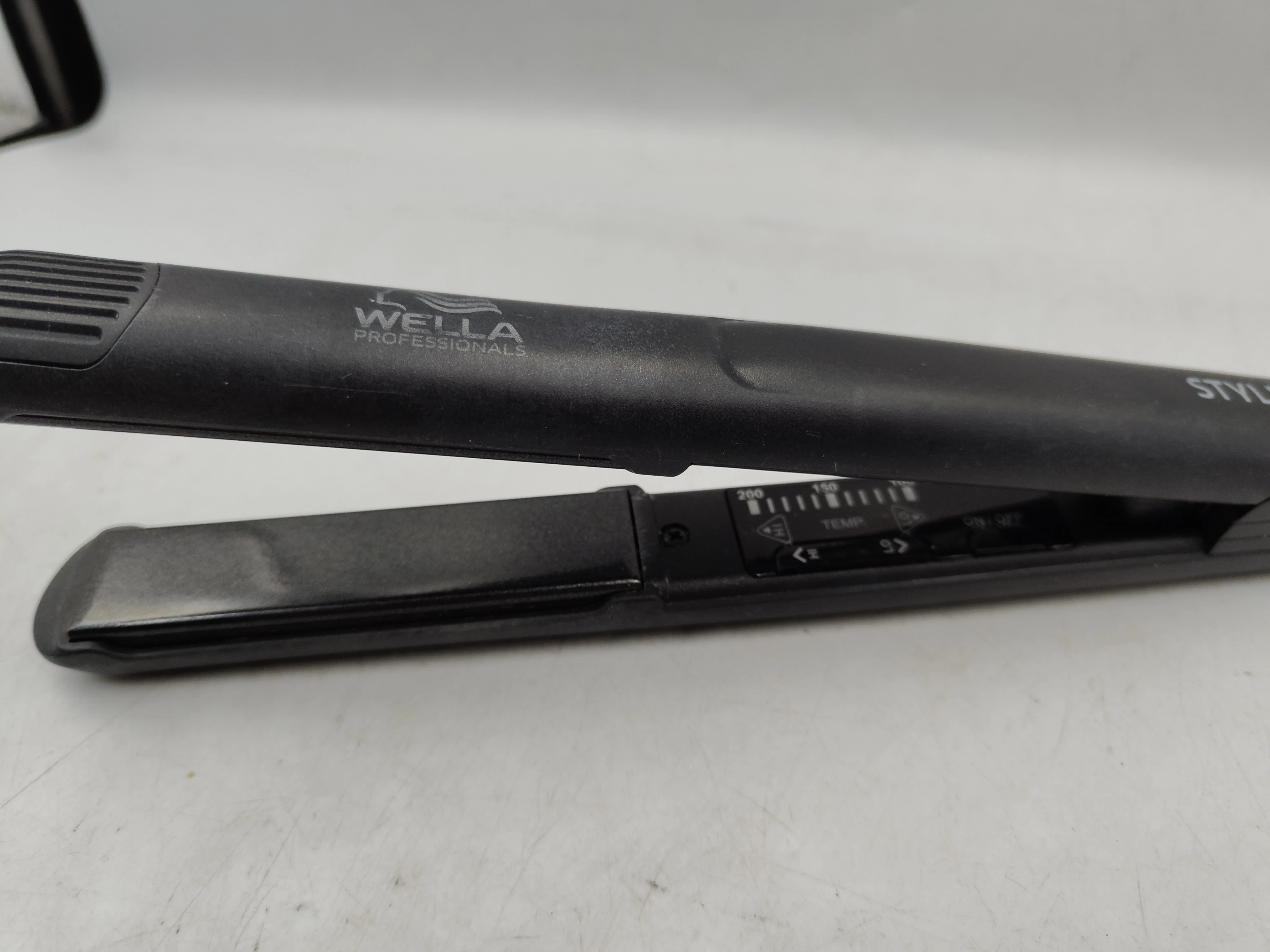 prostownica-wella-professionals-ws-20-niepodleglosci-26-czechowice-sc