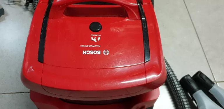 ODKURZACZ PIORĄCY BOSCH AQUAWASH&CLEAN BWD421PET 2100W NA MOKRO I SUCHO