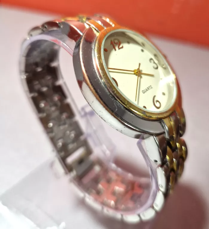 ZEGAREK QUARTZ ZŁOTY