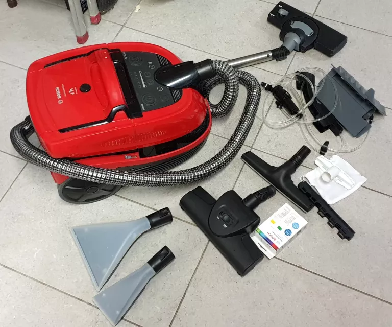 ODKURZACZ PIORĄCY BOSCH AQUAWASH&CLEAN BWD421PET 2100W NA MOKRO I SUCHO