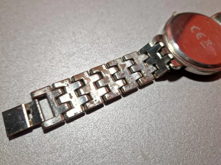 ZEGAREK QUARTZ ZŁOTY