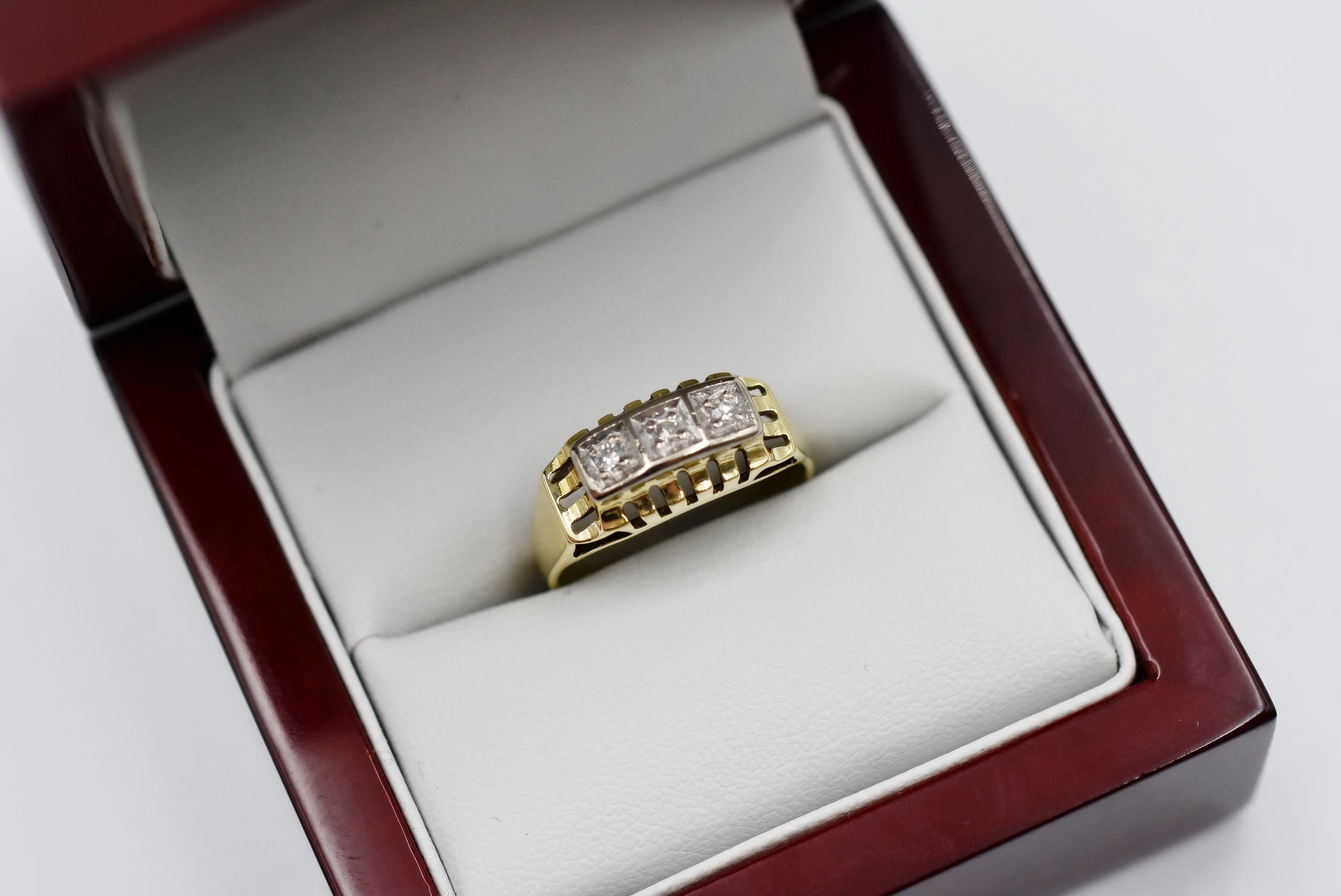 zloty-pierscionek-brylant-585337gr15-stan-11323-2