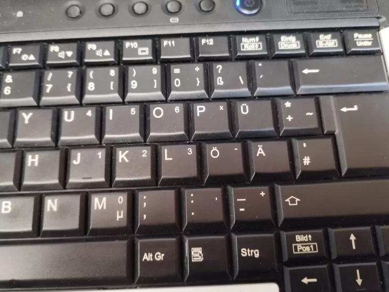 LAPTOP FUJITSU S761 I5-2520M 4GB RAM WIN 7 256 GB HD