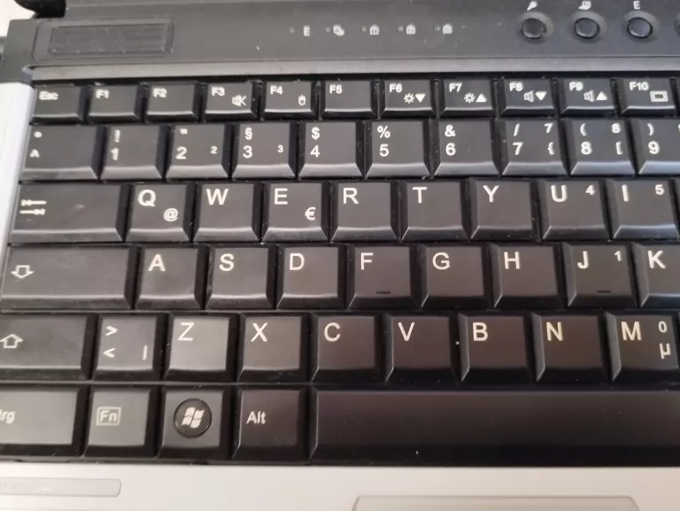 LAPTOP FUJITSU S761 I5-2520M 4GB RAM WIN 7 256 GB HD