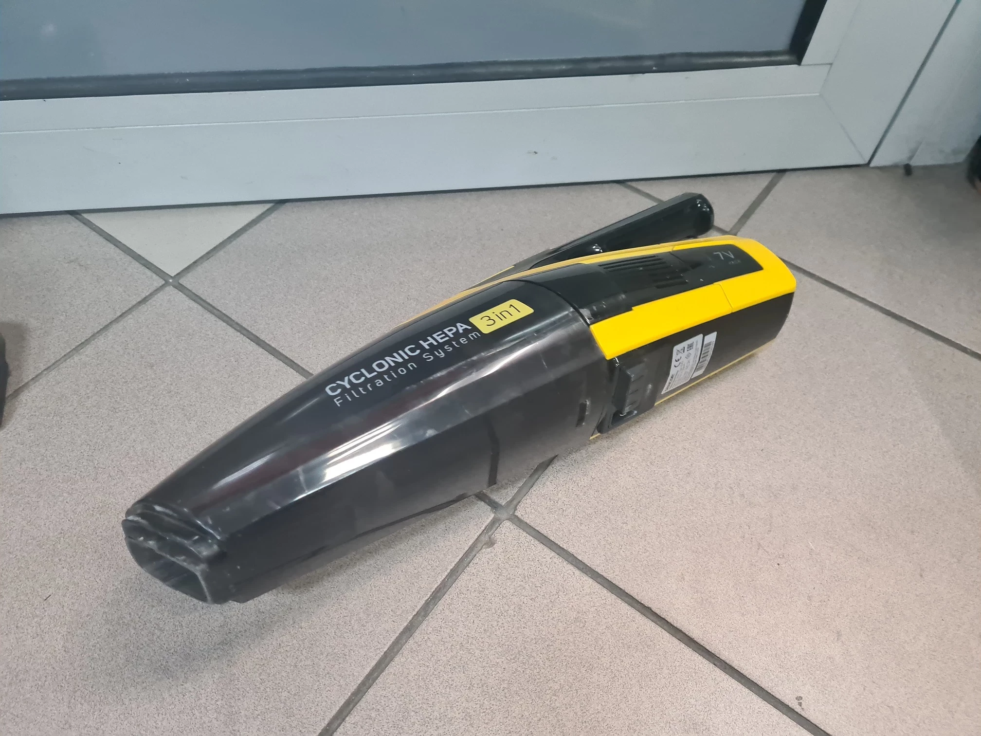 odkurzacz-pionowy-sencor-svc0740bl-filtr-hepa