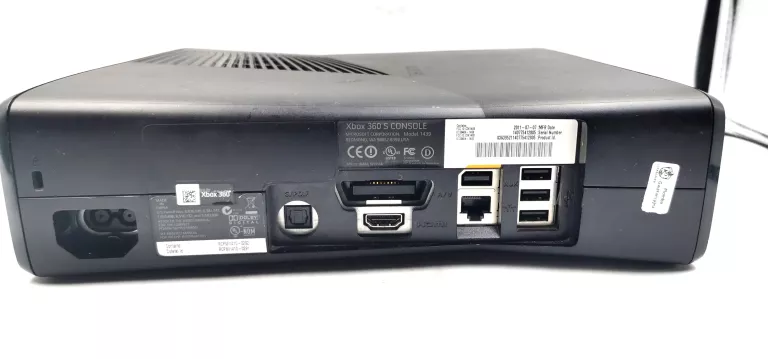 KONSOLA XBOX 360 MODEL: 1439/ KINECT/ 2 GRY
