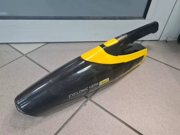 odkurzacz-pionowy-sencor-svc0740bl-pojemnosc-zbiornika-na-kurz-050