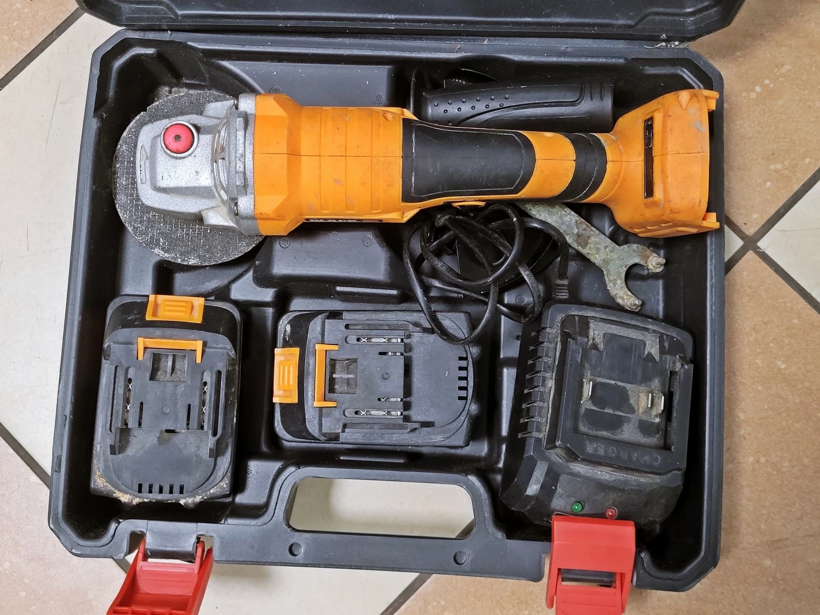 szlifierka-katowa-akumulatorowa-blacj-42559-komplet-reymonta-13-opole-sj