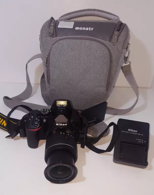 NIKON D5600 + OBIEKTYW 18-55MM ETUI PRZEBIEG 1728