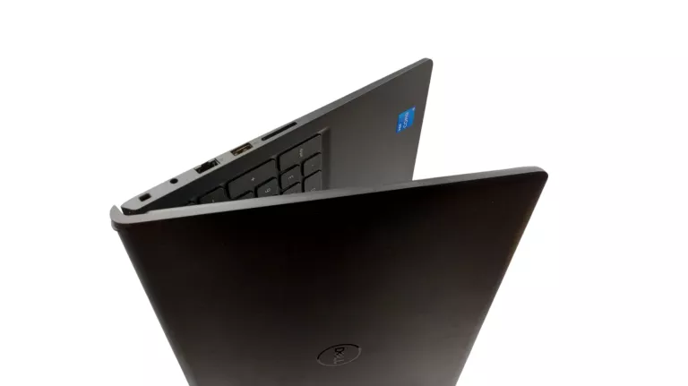 LAPTOP DELL VOSTRO 15 3510 15,6 " INTEL CORE I5 11TH 12 GB / 1TB