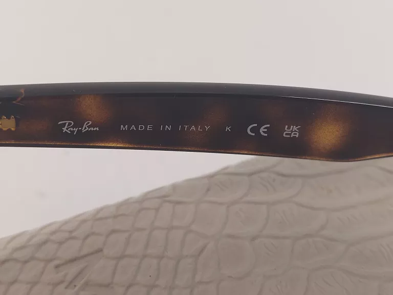 OKULARY PRZECIWSŁONECZNE RAY-BAN RB2132 NEW WAYFARER