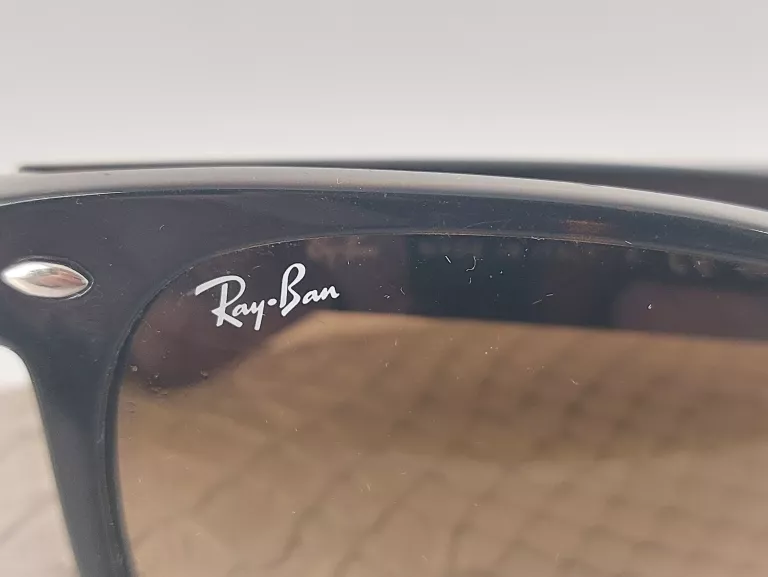 OKULARY PRZECIWSŁONECZNE RAY-BAN RB2132 NEW WAYFARER