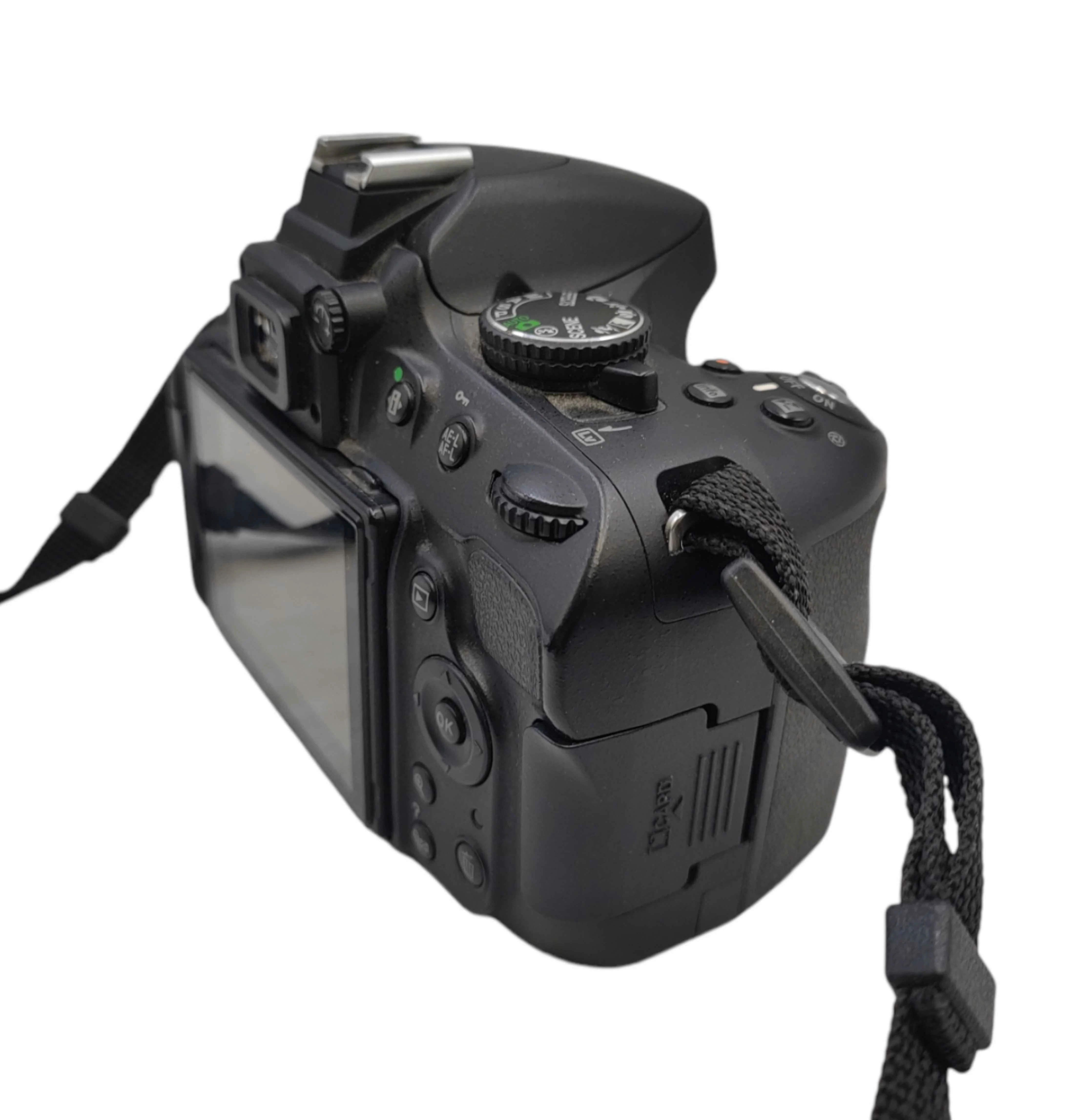 nikon-d5100-bodyladowarka2-baterii-ean-gtin-018208919796