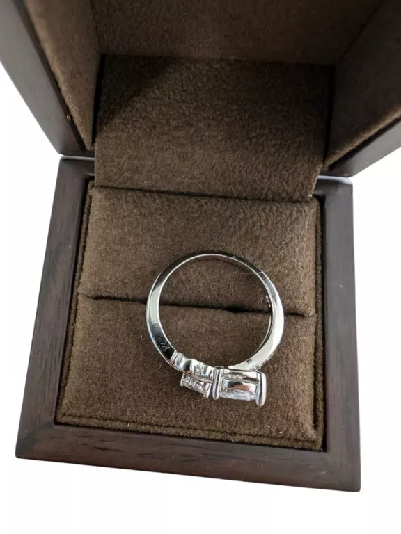 cudowny-srebrny-pierscionek-388g-925-r18-ean-gtin-6977185231236