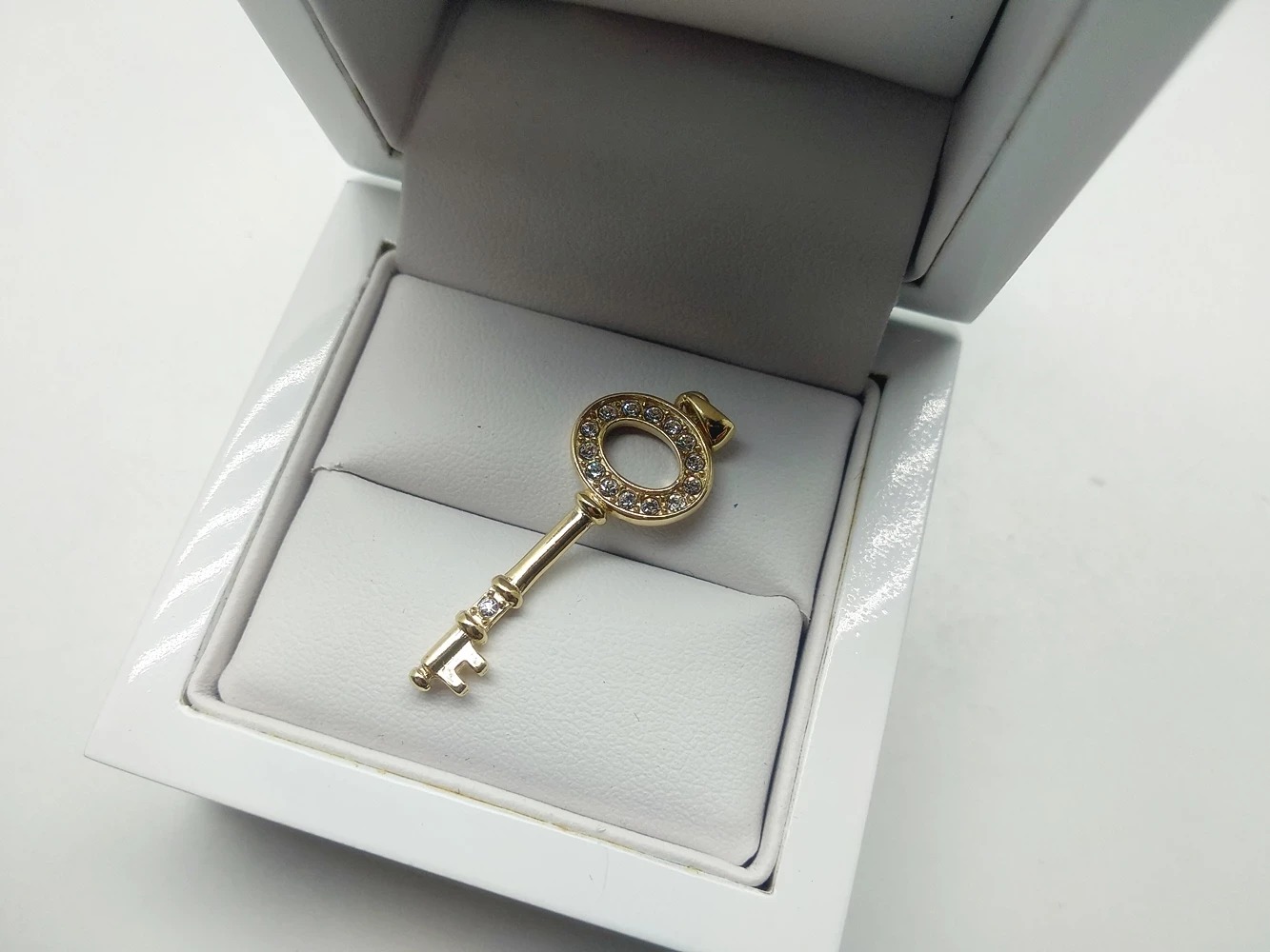 piekna-srebrna-zawieszka-klucz-zloty-174g-925-swieradowska-26-wroclaw