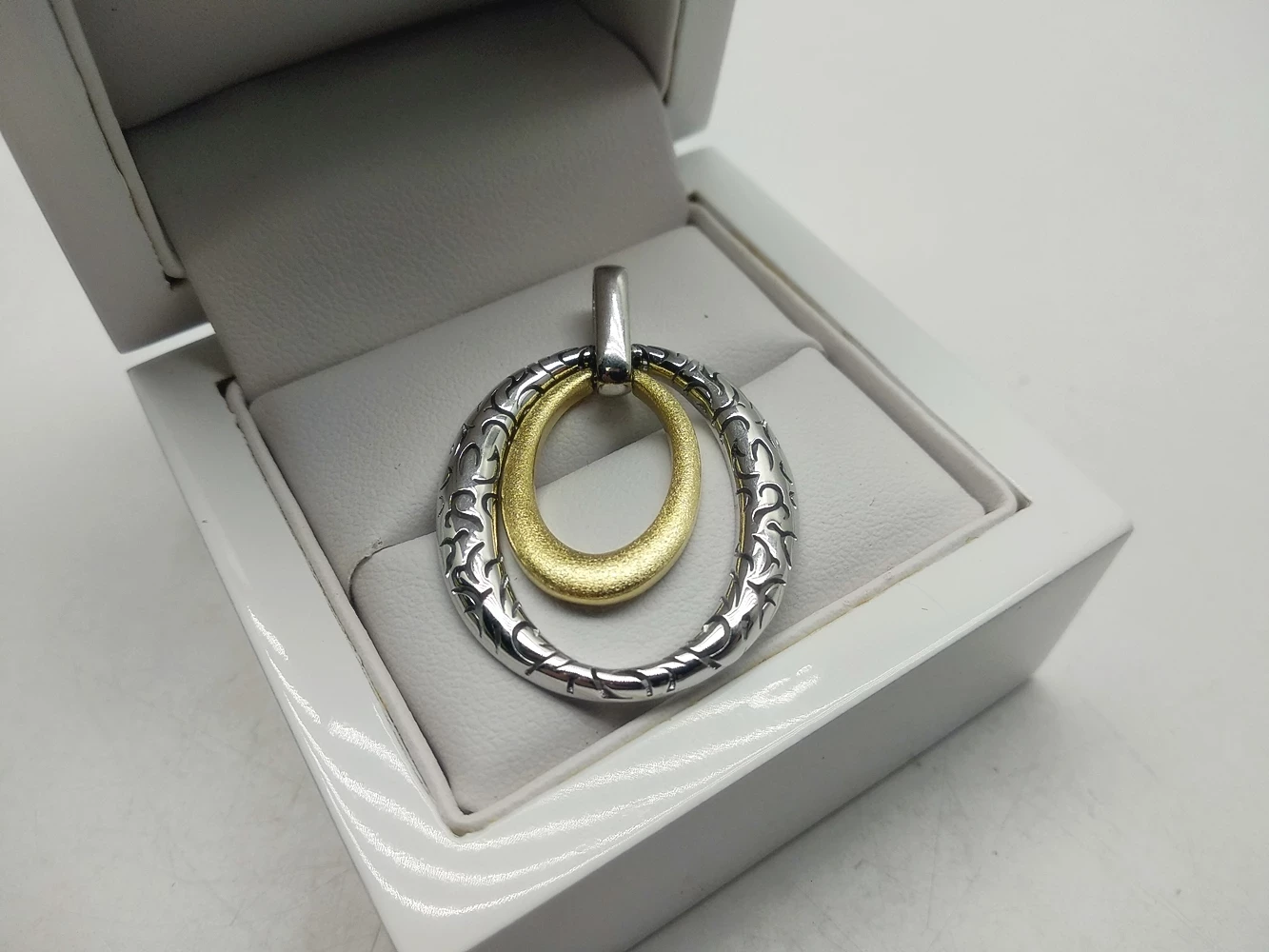 piekna-srebrna-zawieszka-439g-925-swieradowska-26-wroclaw