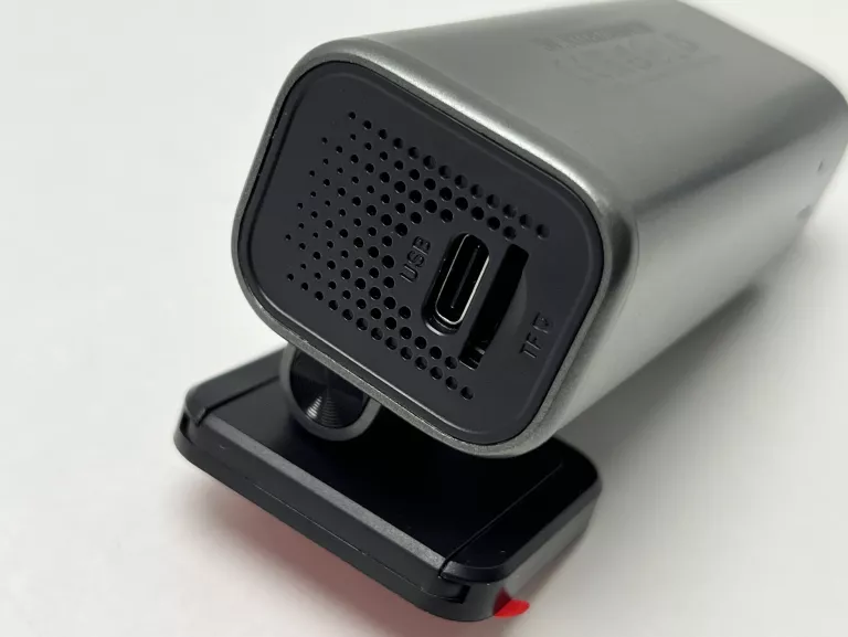 wideorejestrator-navitel-r33-model-r33